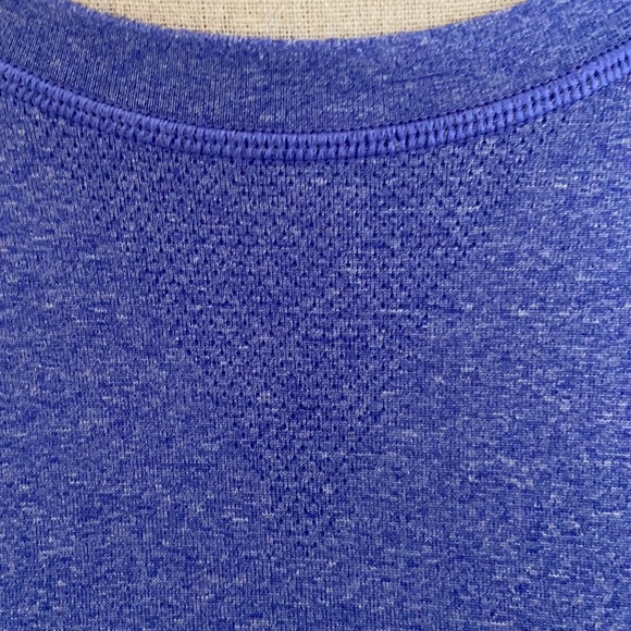 Lululemon athletic shirt - Picture 3 of 9